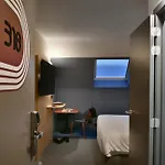 Hotel Ibis Styles Airport Aero 44 3*