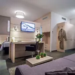 Ibis Styles Airport Aero 44 3*