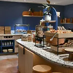 Ibis Styles Airport Aero 44