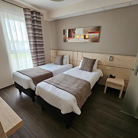 Ibis Styles Airport Aero 44 Hotel