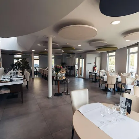 Hotel Ibis Styles Airport Aero 44
