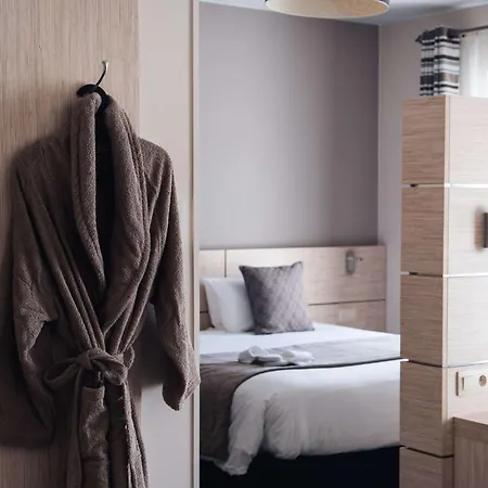 Ibis Styles Airport Aero 44 3* Charleroi