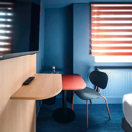 Hotel Ibis Styles Airport Aero 44 3*