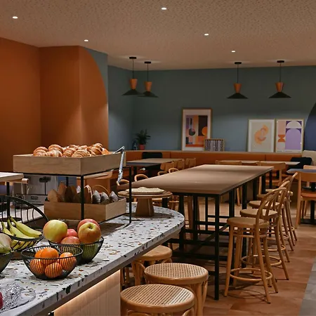 Ibis Styles Airport Aero 44 3* Charleroi