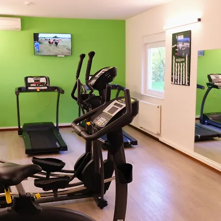 호텔 Ibis Styles Airport Aero 44 3*