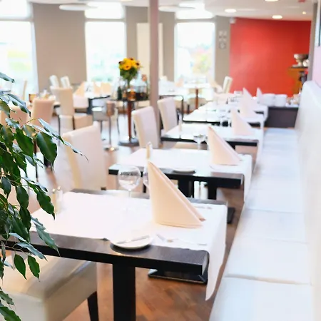 Ibis Styles Airport Aero 44 3*