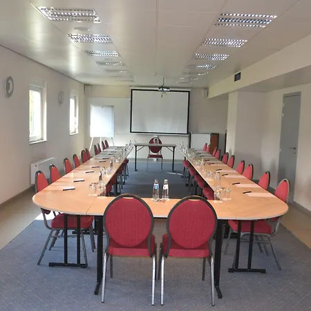 Ibis Styles Airport Aero 44 3*