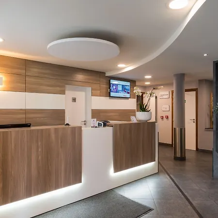 Ibis Styles Airport Aero 44 호텔 샤를루아