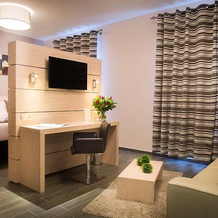Ibis Styles Airport Aero 44 מלון שרלרואה