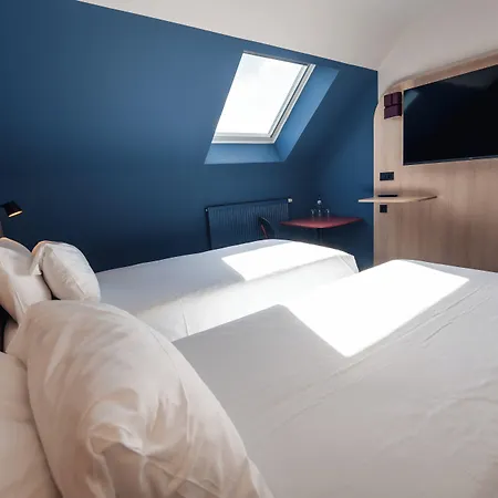 Ibis Styles Airport Aero 44