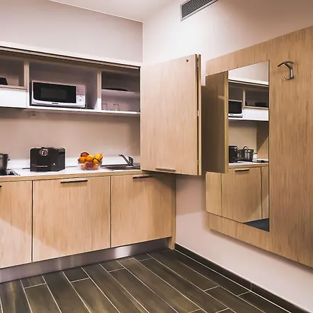 Hotel Ibis Styles Airport Aero 44