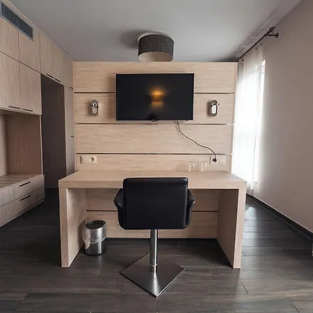 Hotel Ibis Styles Airport Aero 44