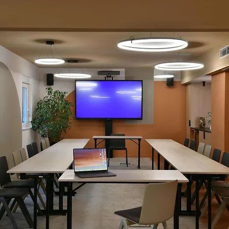 Ibis Styles Airport Aero 44 Hotel
