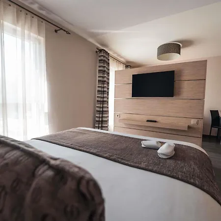 Ibis Styles Airport Aero 44