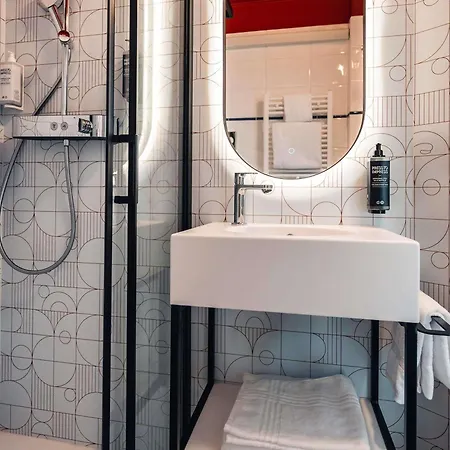 Hotel Ibis Styles Airport Aero 44 3*