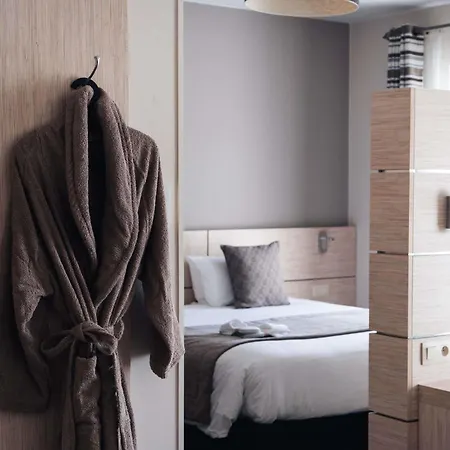 Hotel Ibis Styles Airport Aero 44
