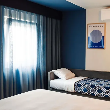 Ibis Styles Airport Aero 44 샤를루아