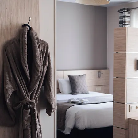 호텔 Ibis Styles Airport Aero 44
