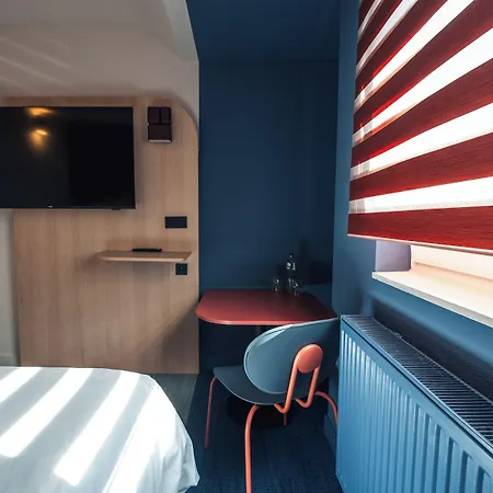 Ibis Styles Airport Aero 44 3*