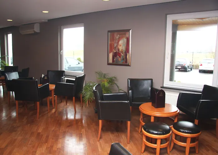 Hotel Aero44 Airport 3*