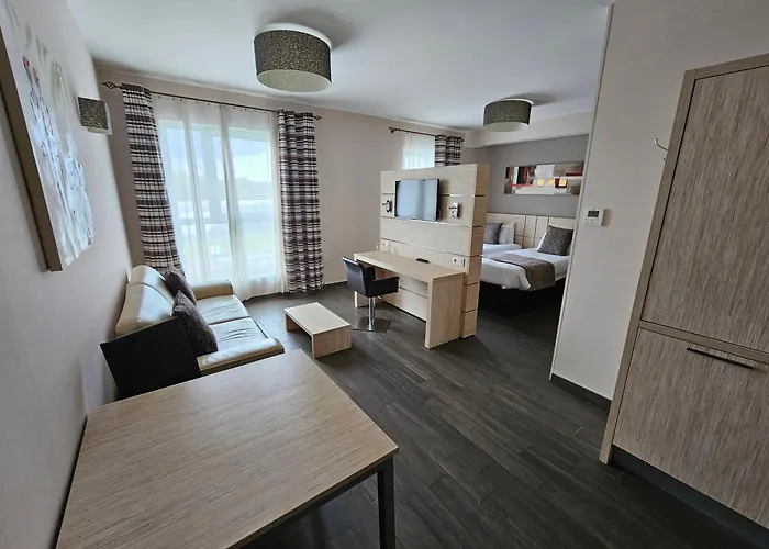 Ibis Styles Airport Aero 44 Hotel 3*