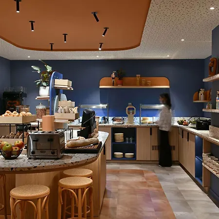 Ibis Styles Airport Aero 44 3*