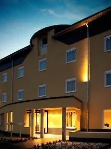 Hotel Ibis Styles Airport Aero 44 3*